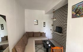 Lovely 2-Bedroom With Greenery View
