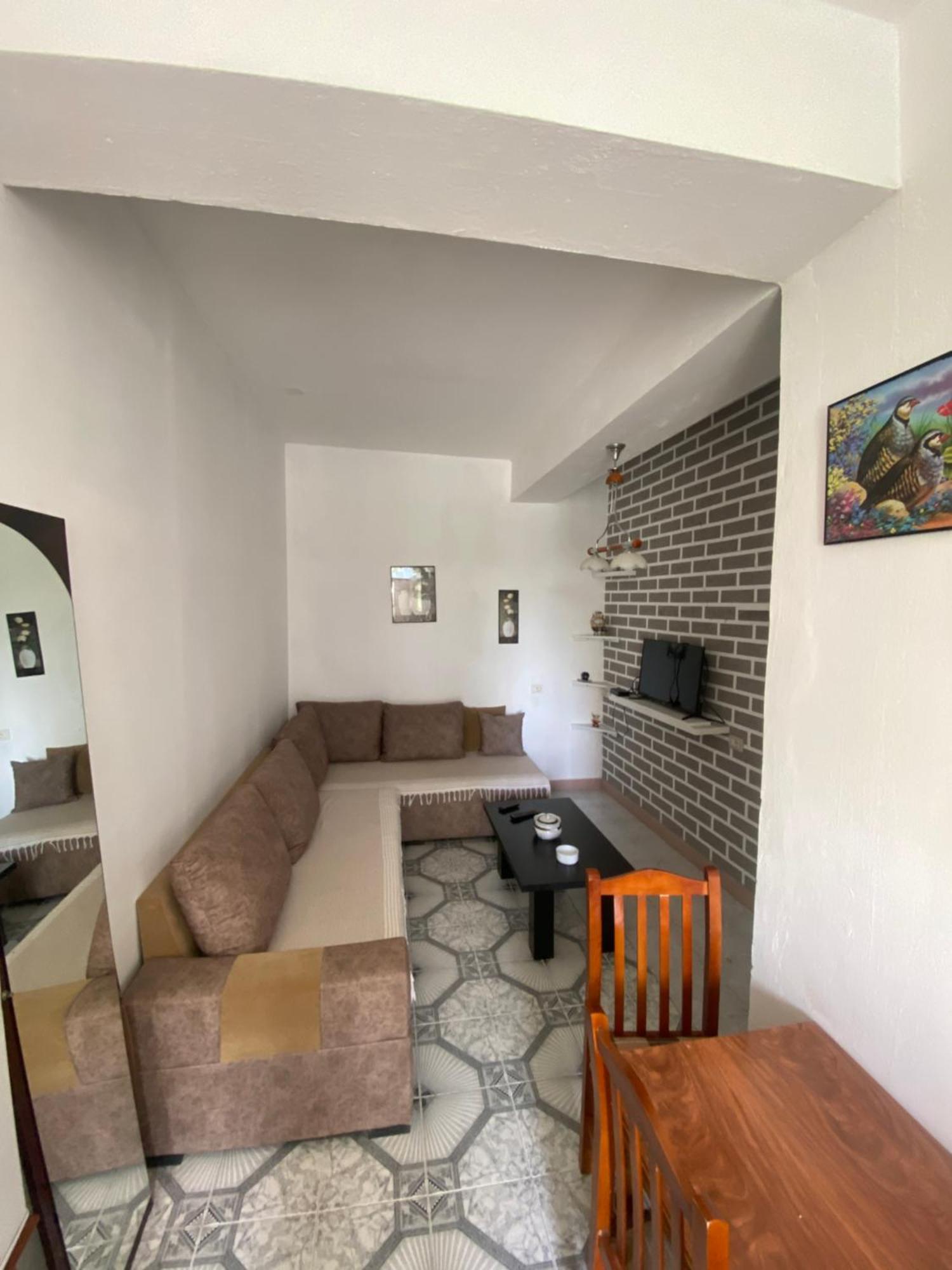 Lovely 2-Bedroom With Greenery View Durrës Extérieur photo