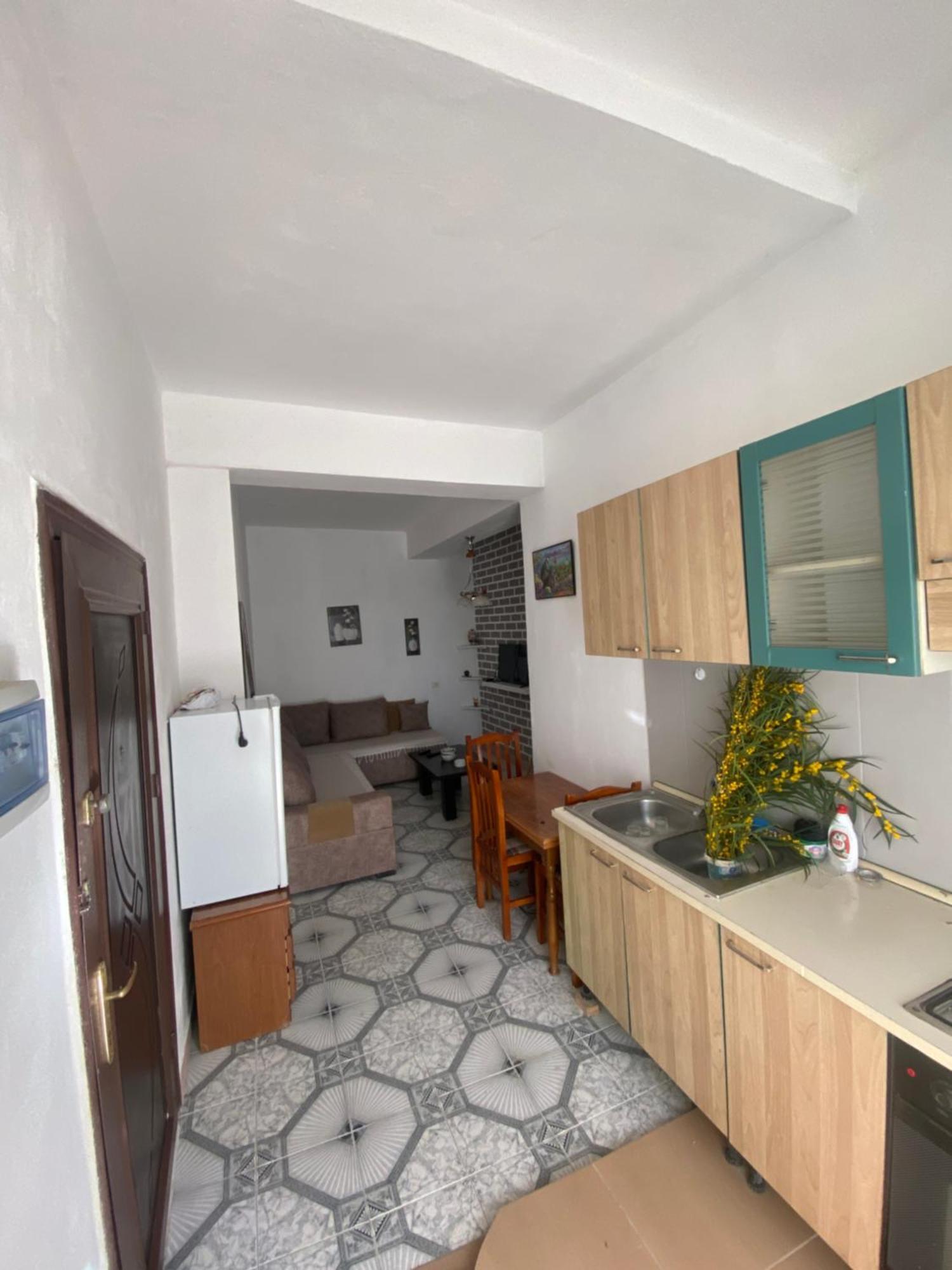 Lovely 2-Bedroom With Greenery View Durrës Extérieur photo